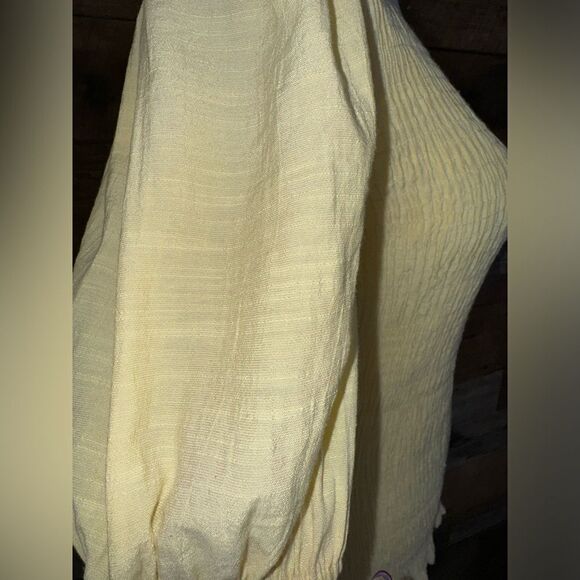 Nine West creamy yellow smocked front & back V neck, short sleeve puff elastic - Picture 9 of 11